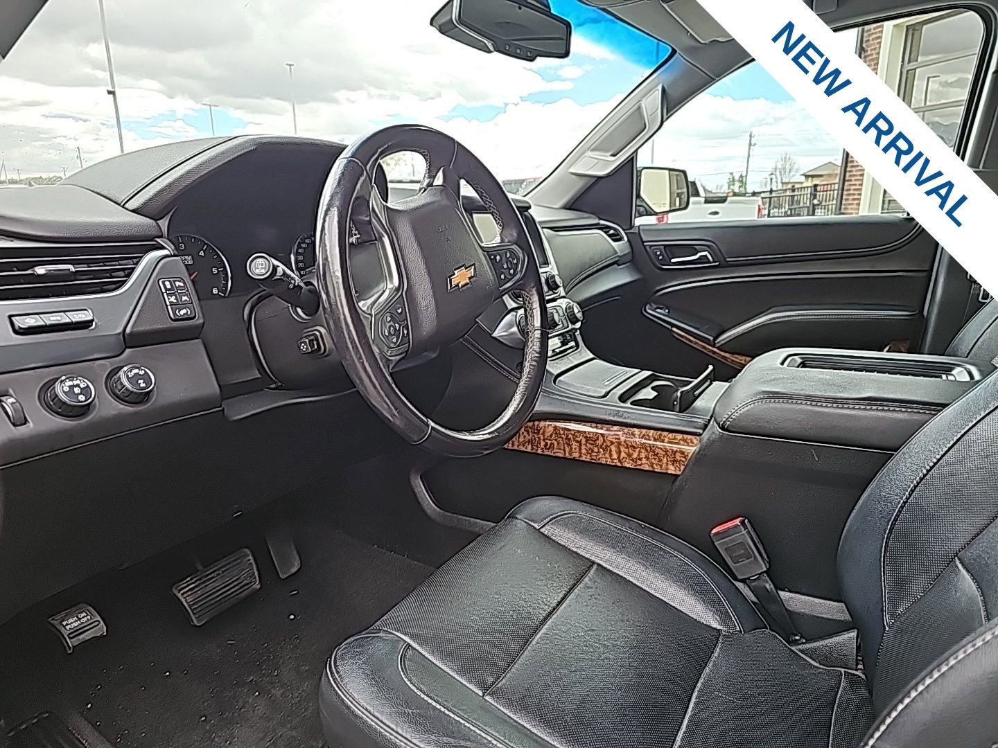 Used 2019 Chevrolet Suburban Premier AWD/4WD image 10
