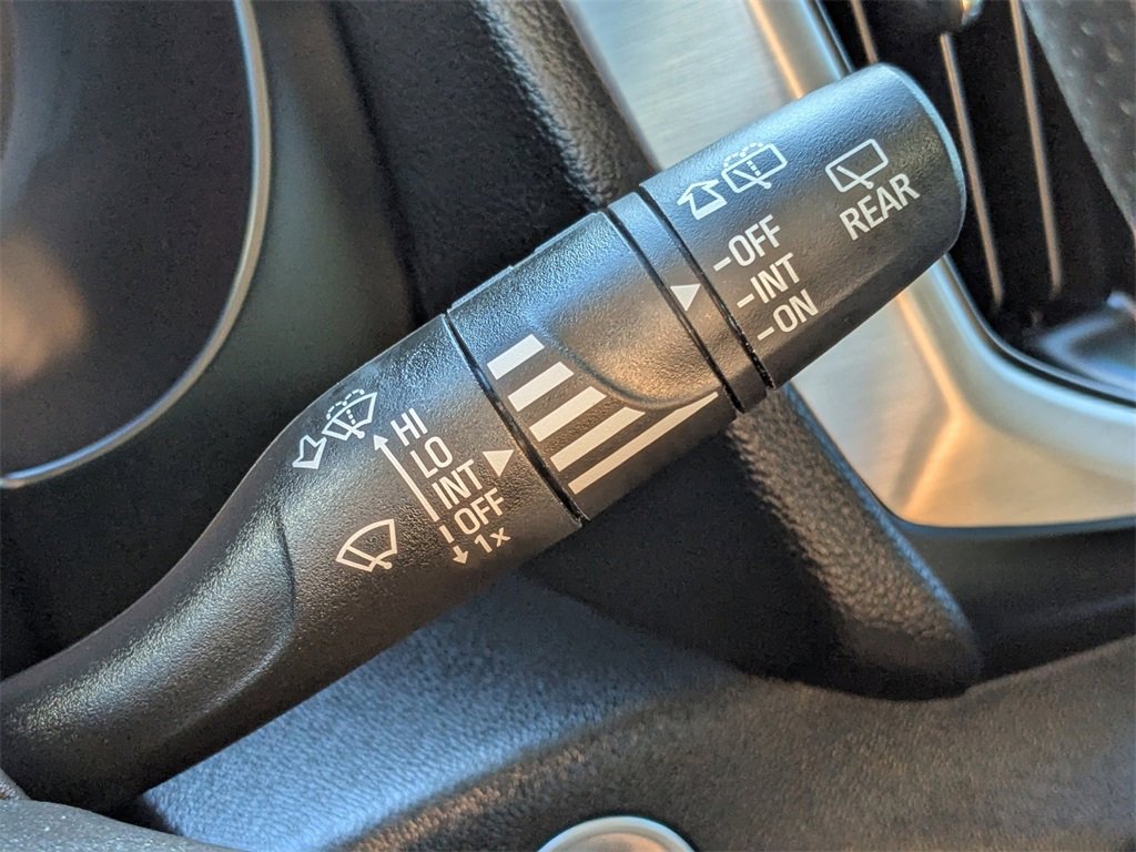 Used 2024 GMC Terrain SLE image 25