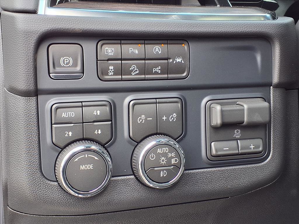 New 2026 Chevrolet Suburban Z71 w/ Comfort Package image 17