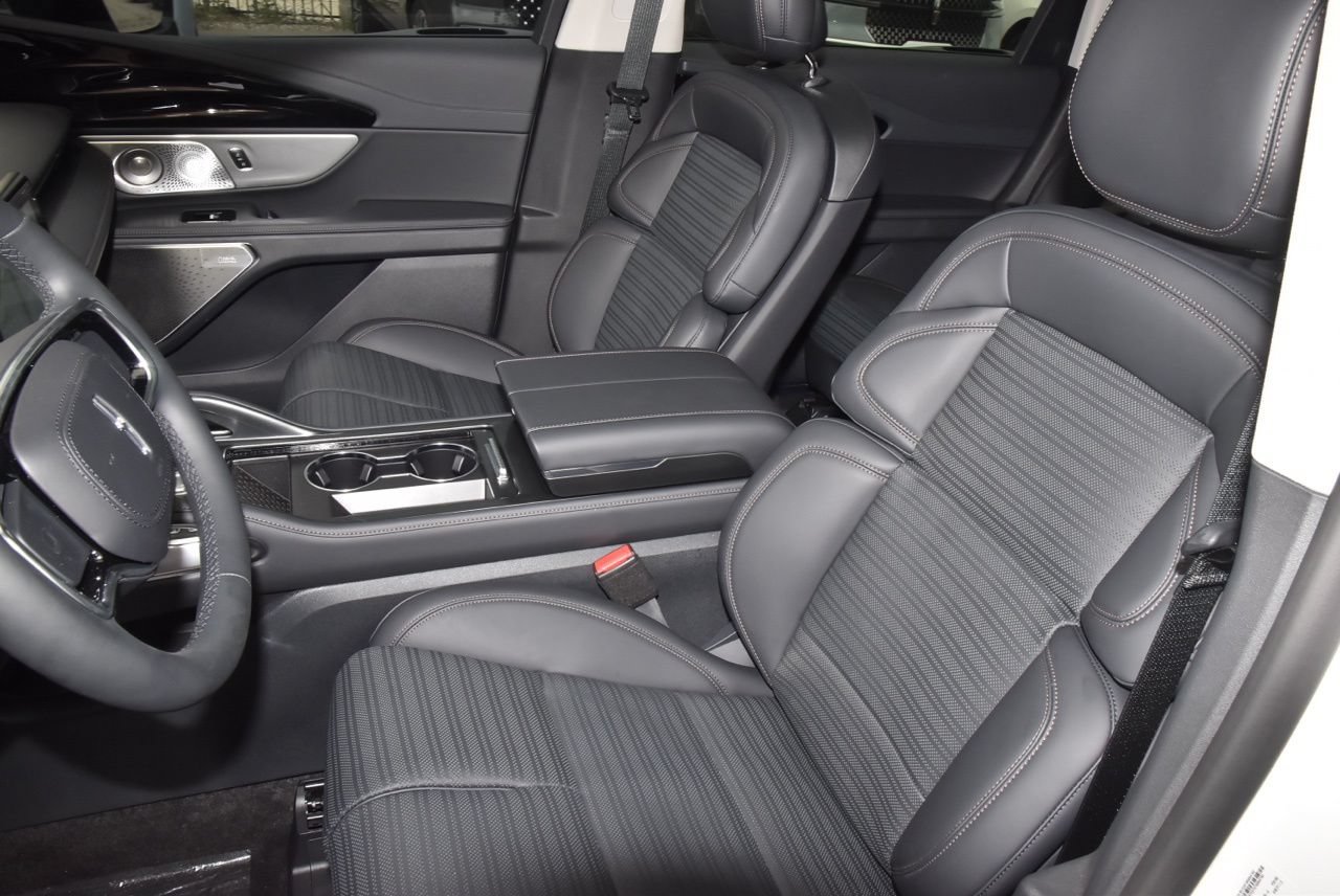 New 2026 Lincoln Nautilus Reserve AWD/4WD image 40