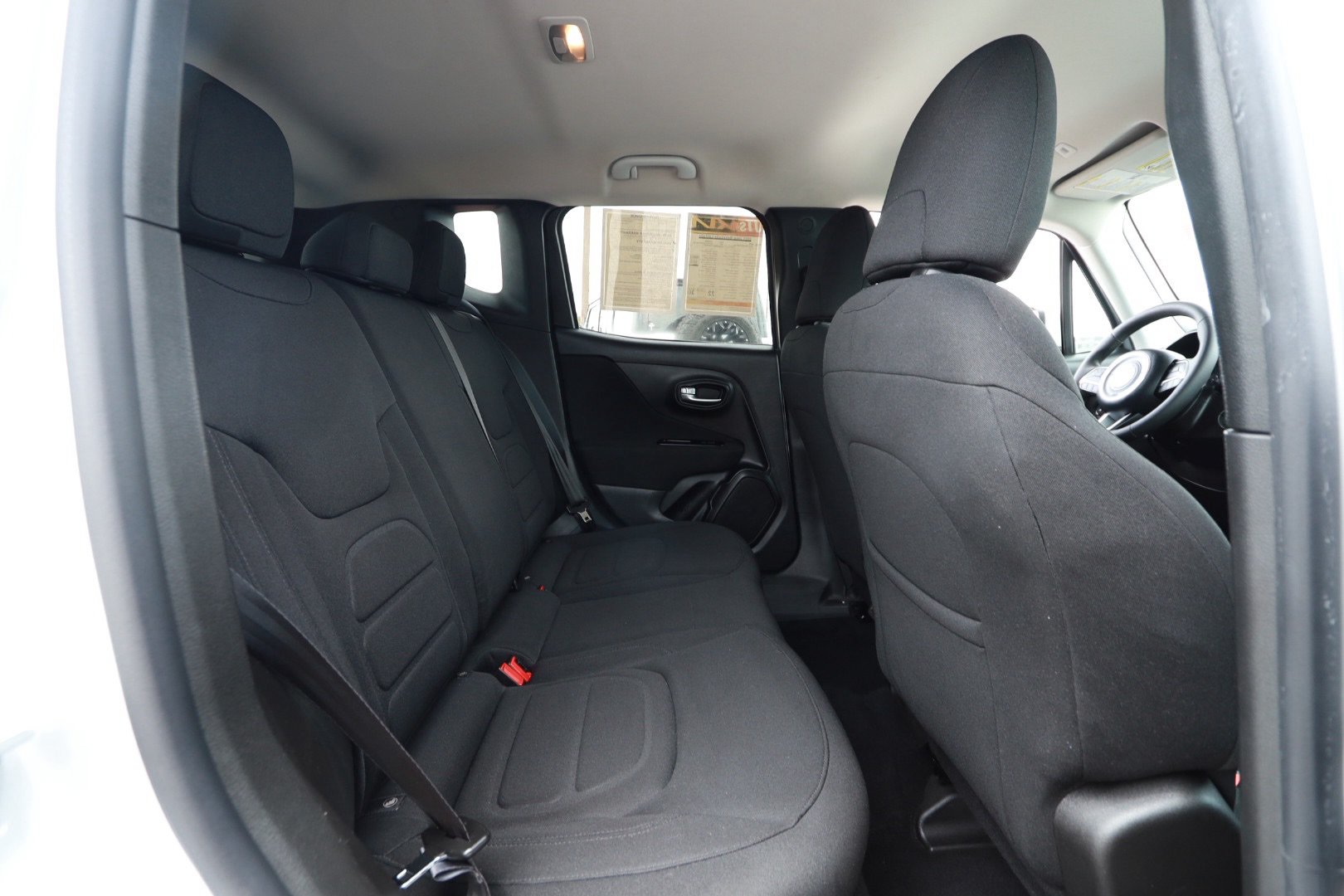 Used 2021 Jeep Renegade Latitude FWD image 25