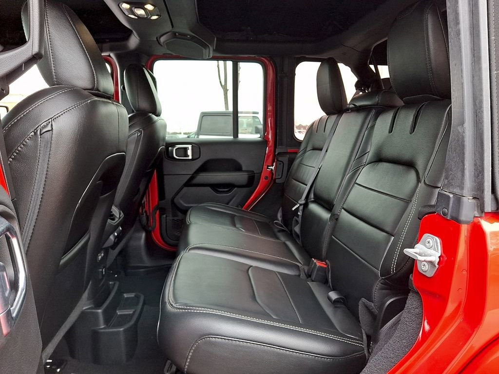 Used 2022 Jeep Wrangler Unlimited Sahara w/ Cold Weather Group image 10