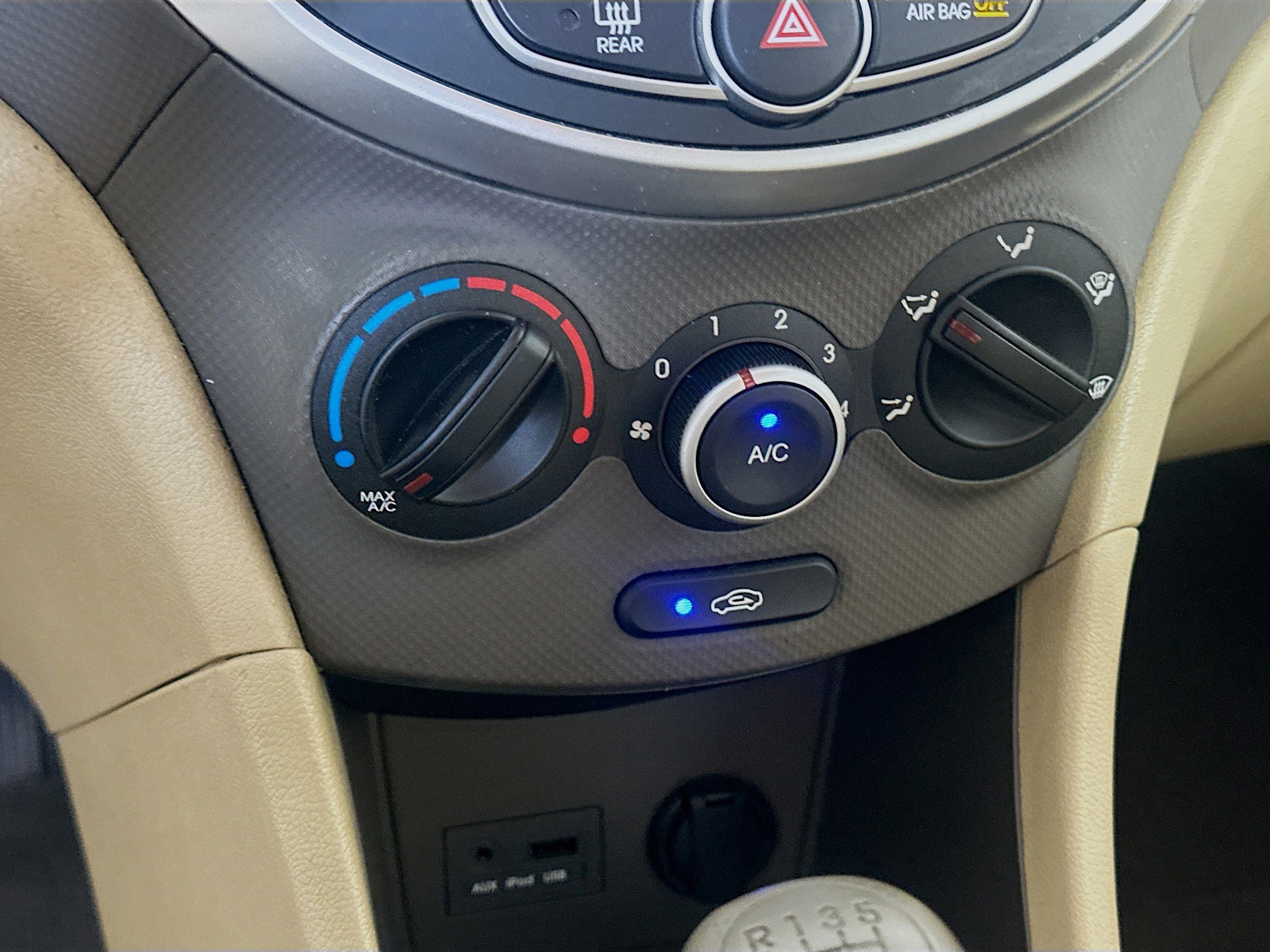 Used 2012 Hyundai Accent GLS w/ Comfort Pkg 2 FWD image 21