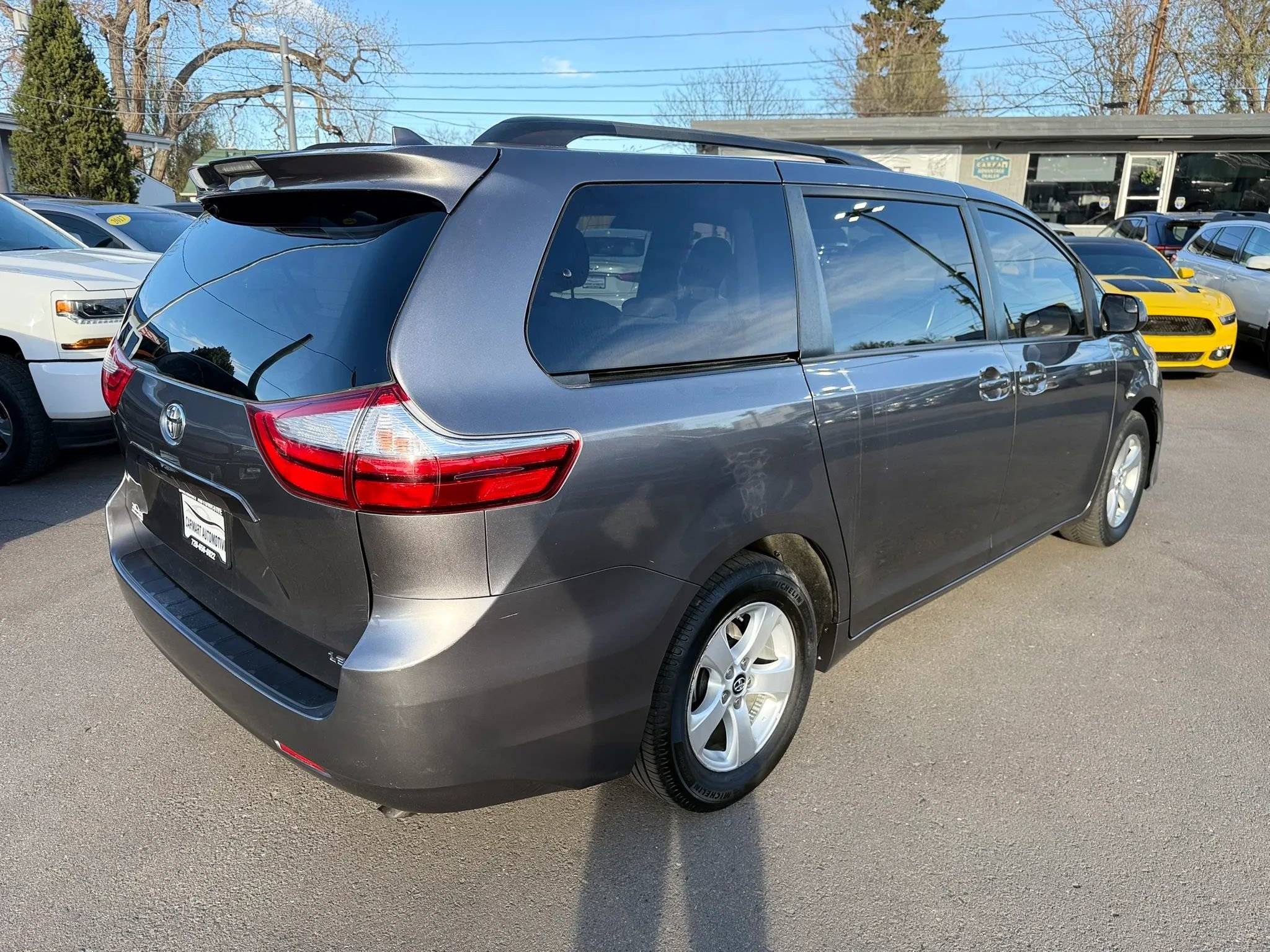 Used 2018 Toyota Sienna LE FWD image 9