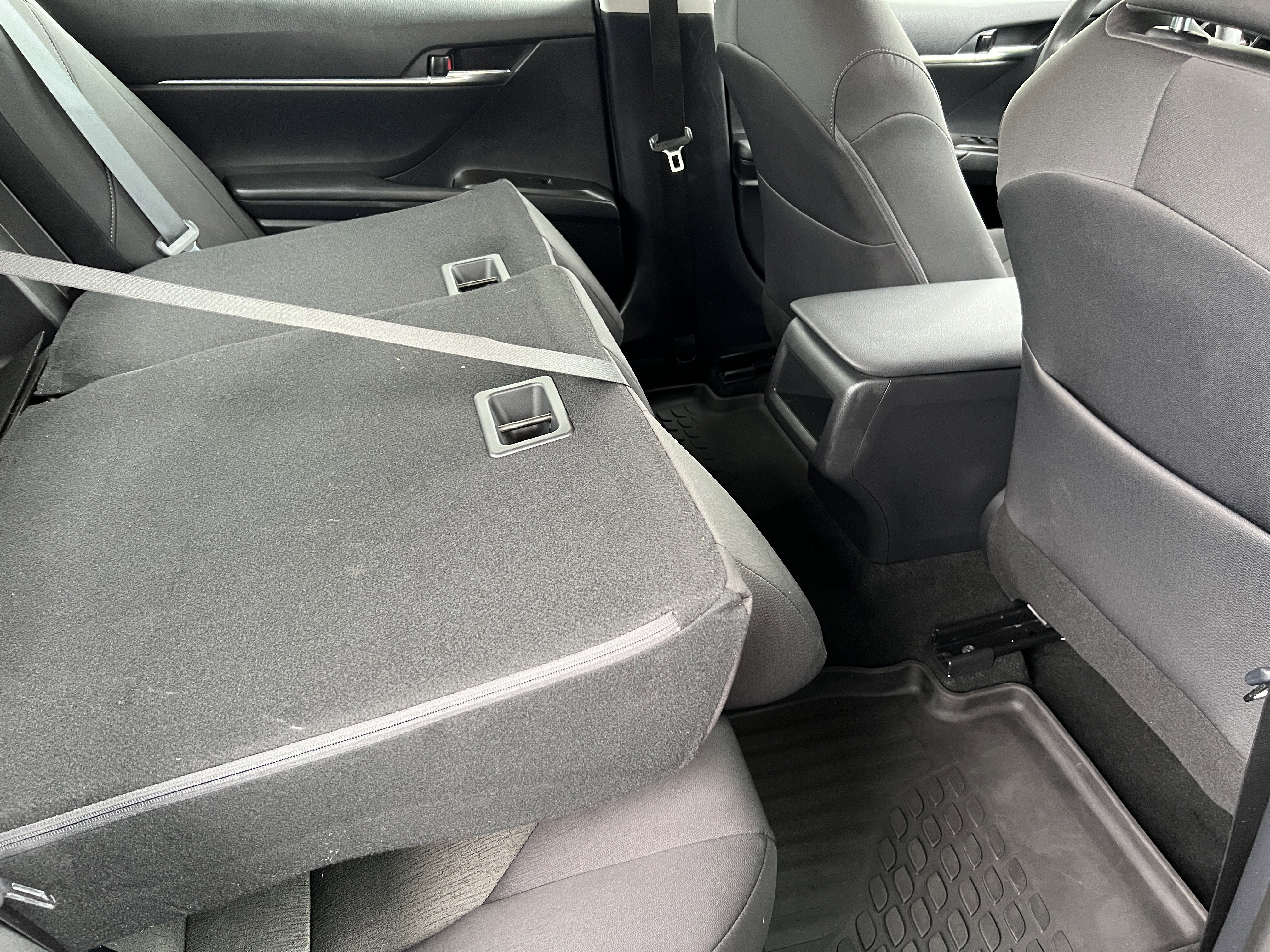 Used 2024 Toyota Camry LE FWD image 21