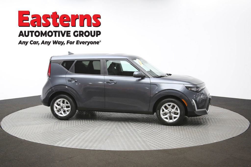 Used 2023 Kia Soul LX w/ LX Technology Package image 46