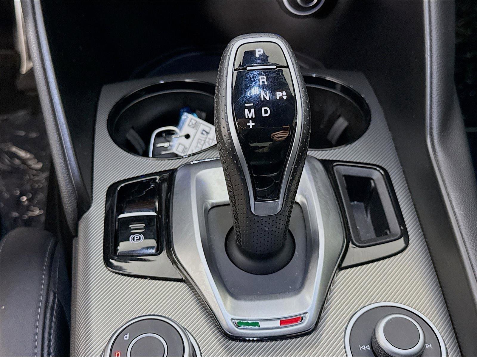 Used 2024 Alfa Romeo Giulia Veloce image 15