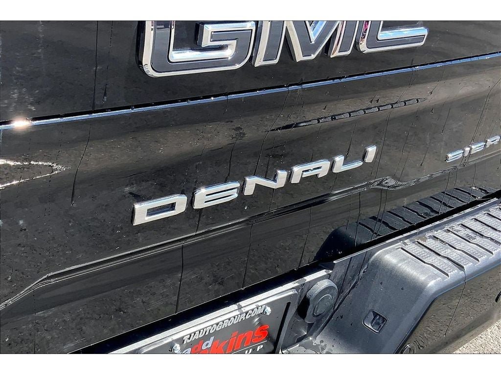 Used 2025 GMC Sierra 3500 Denali Ultimate AWD/4WD image 9