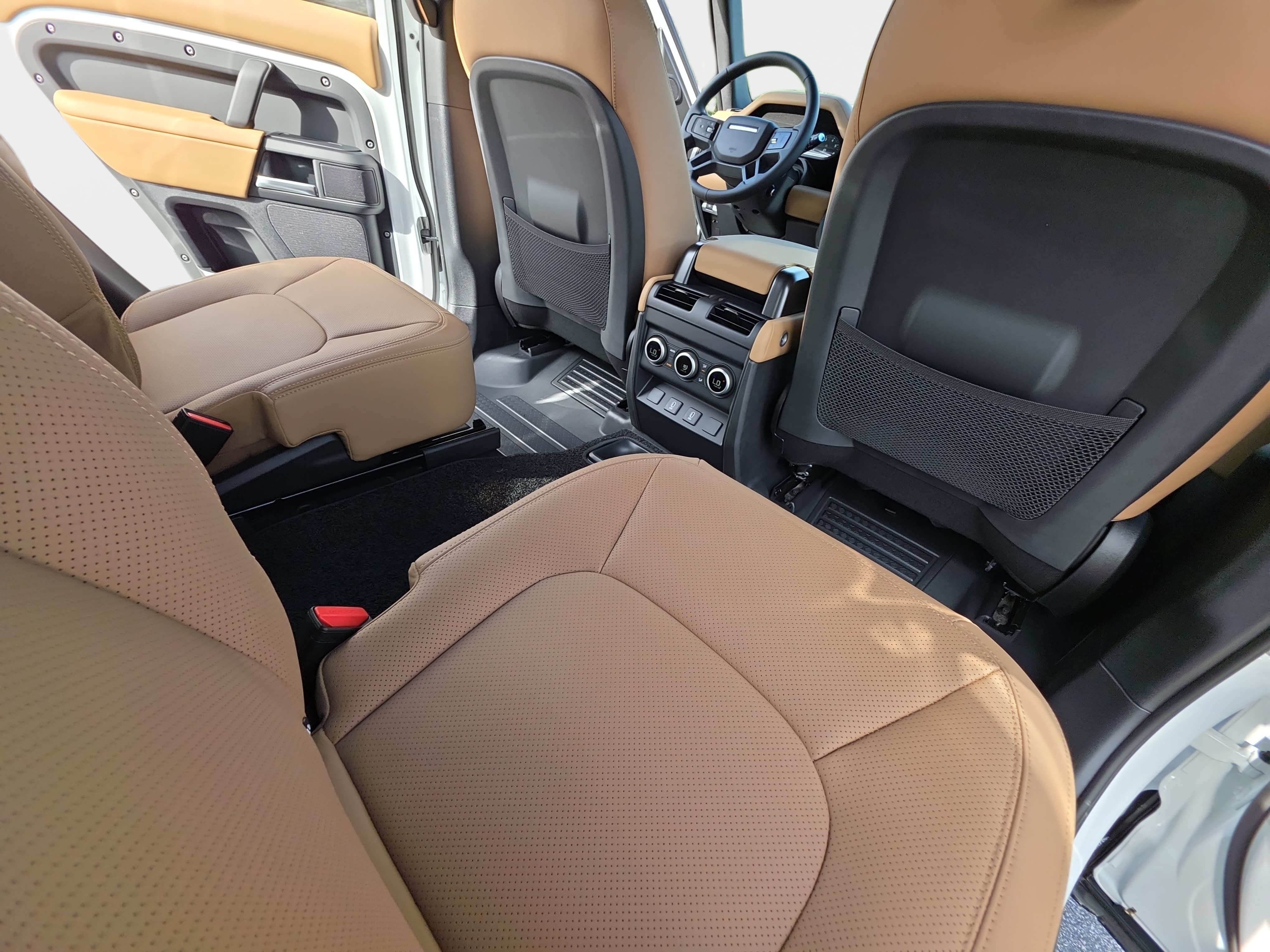 New 2026 Land Rover Defender 130 X-Dynamic SE AWD/4WD image 10