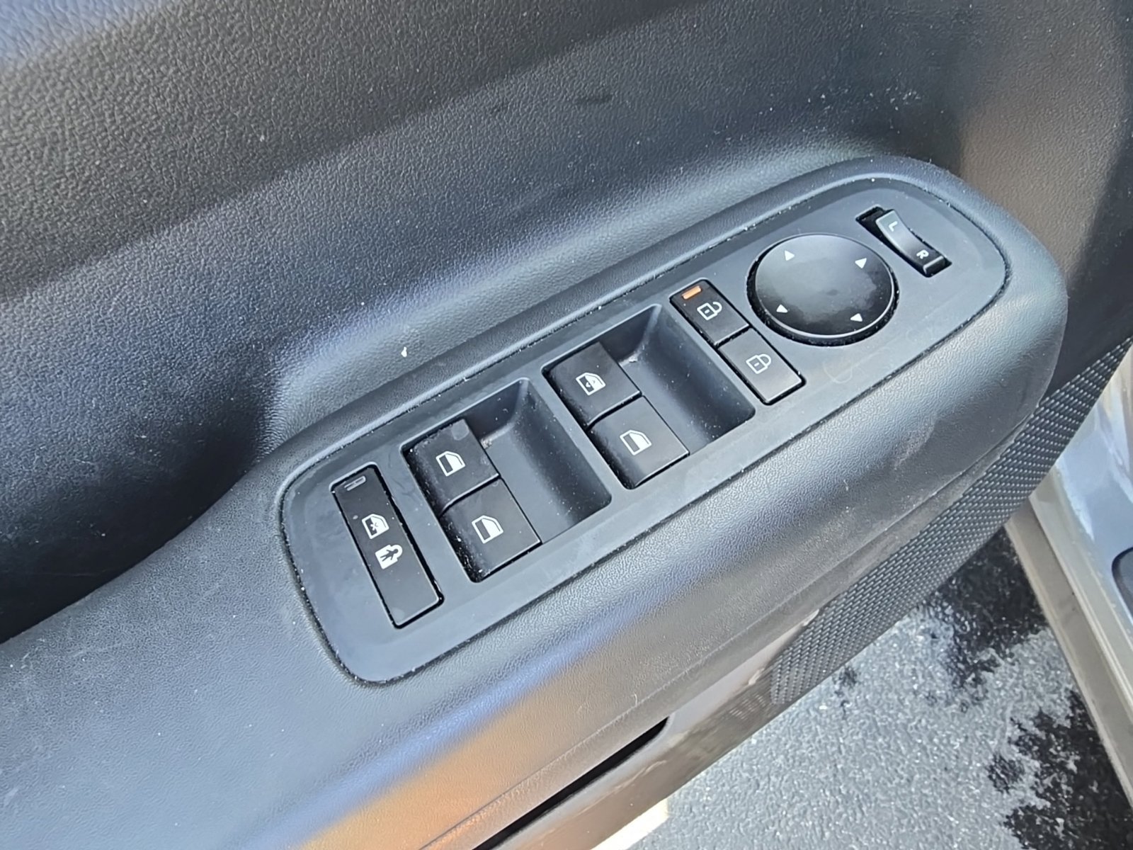 Used 2024 Hyundai Santa Fe SE AWD/4WD image 8