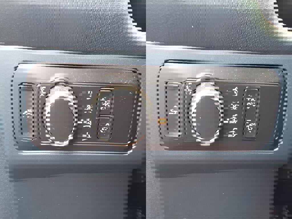 Used 2022 Ford Maverick XL image 16