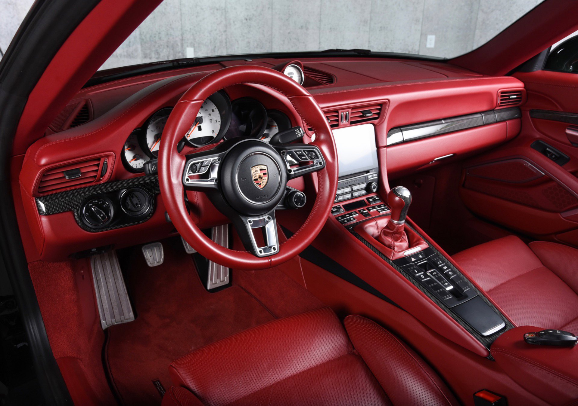 Used 2019 Porsche 911 Targa 4 GTS image 4