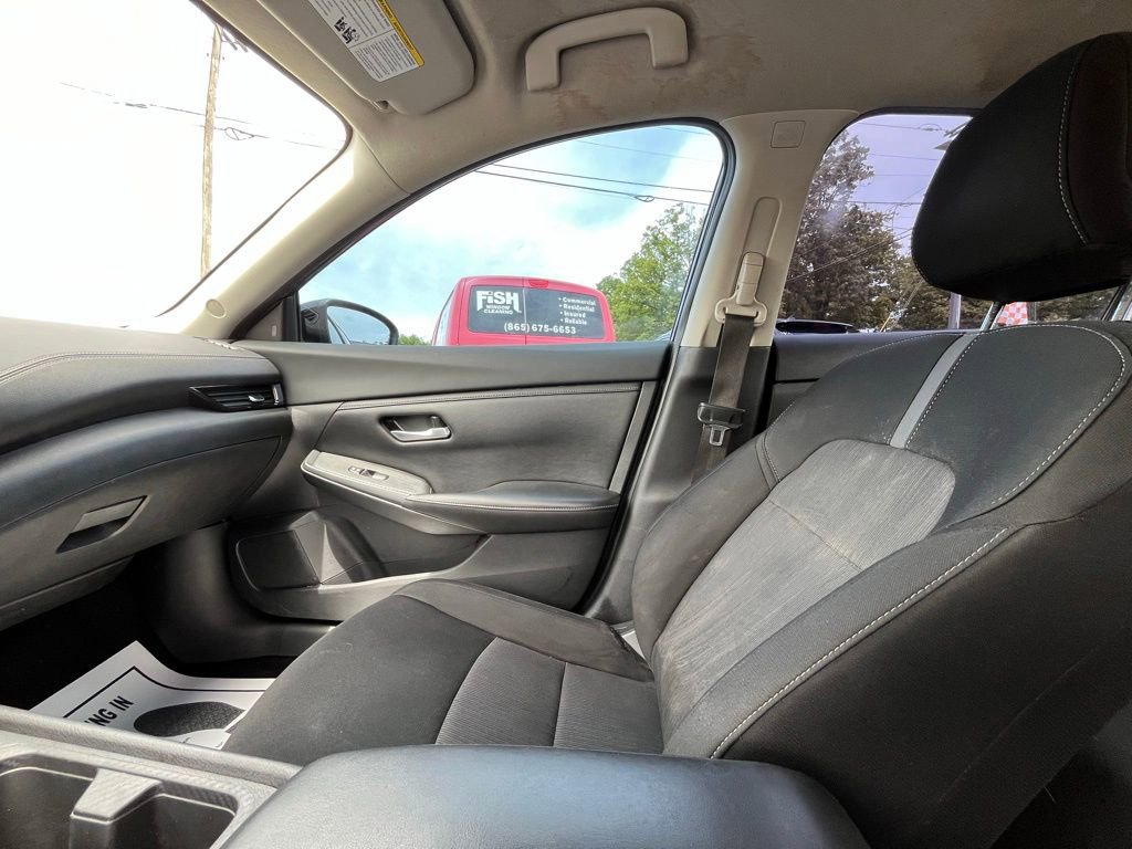 Used 2022 Nissan Sentra SV FWD image 16