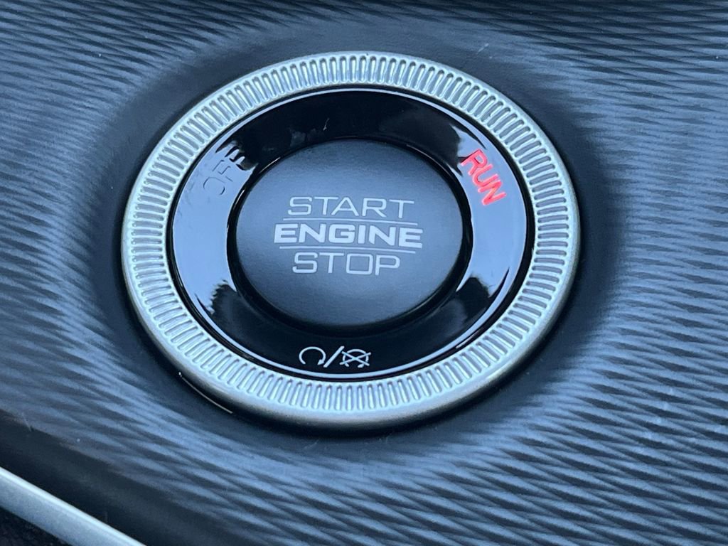 New 2025 Jeep Grand Cherokee Altitude image 10