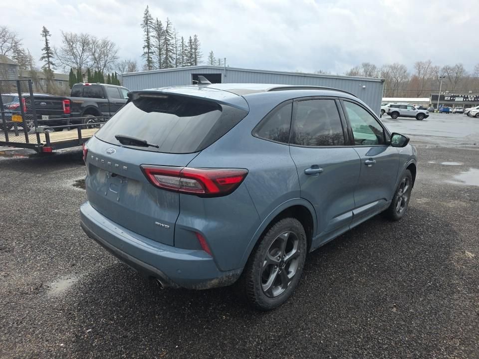 Used 2023 Ford Escape ST-Line w/ Tech Pack #1 image 4
