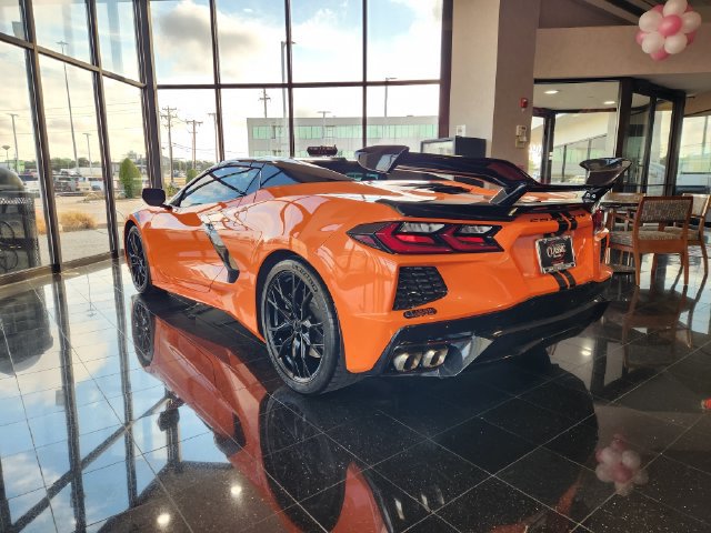 Used 2023 Chevrolet Corvette Stingray Premium Conv w/ Z51 Performance Package RWD image 2