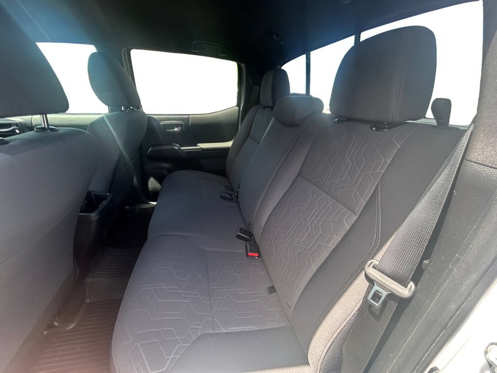 Used 2019 Toyota Tacoma TRD Off-Road w/ Technology Package AWD/4WD image 13