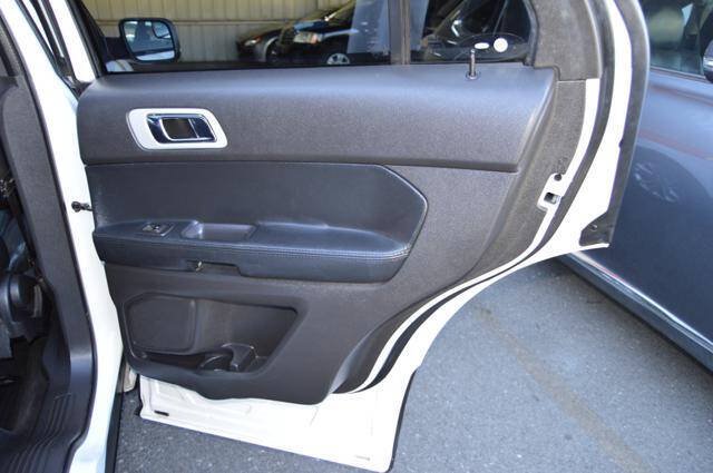 Used 2013 Ford Explorer XLT AWD/4WD image 56