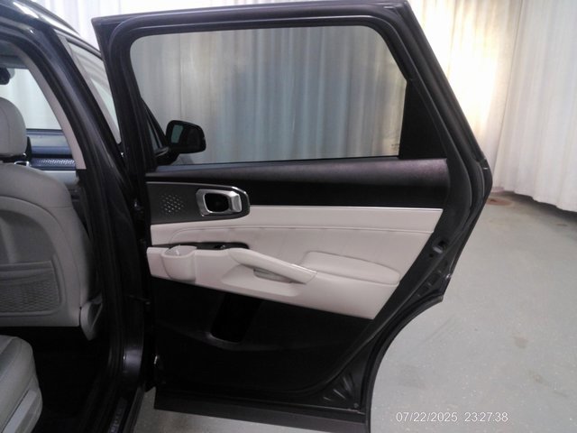 Used 2021 Kia Sorento SX image 27