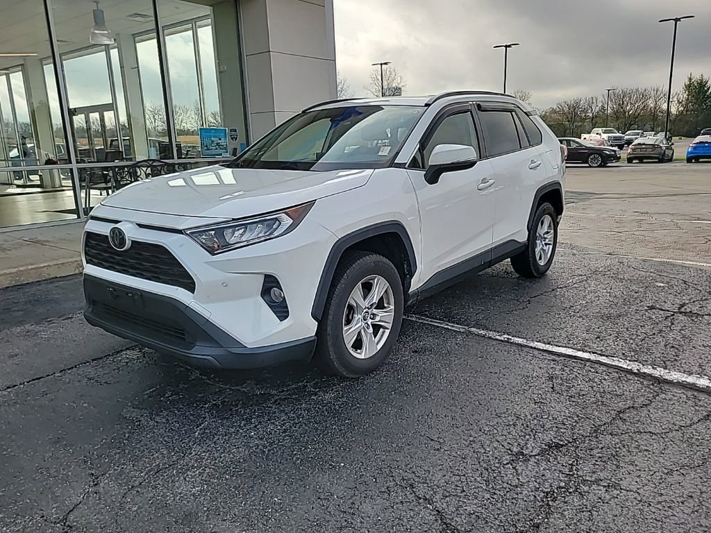 Used 2019 Toyota RAV4 XLE w/ Convenience Package image 2