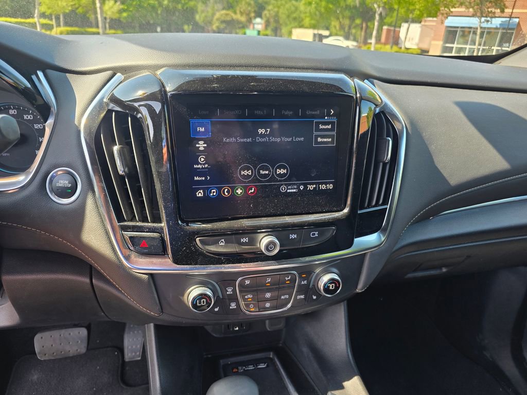Used 2023 Chevrolet Traverse LT FWD image 11