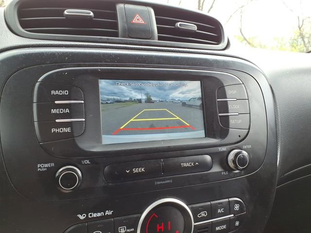 Used 2017 Kia Soul + FWD image 25