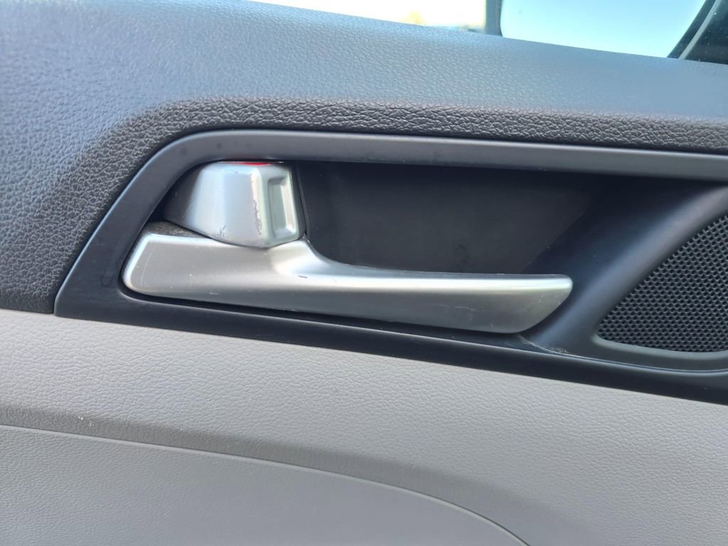 Used 2019 Hyundai Tucson SE FWD image 18