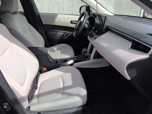 Used 2024 Toyota Corolla Cross LE image 28