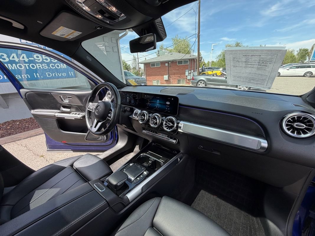 Used 2021 Mercedes-Benz GLB 250 4MATIC image 40