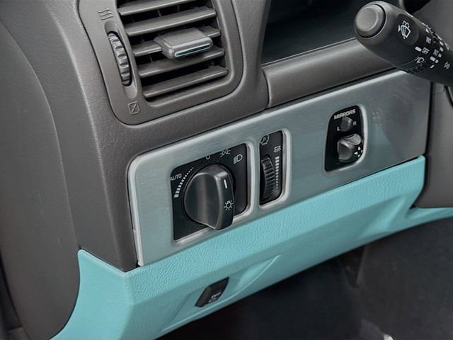 Used 2002 Ford Thunderbird image 10