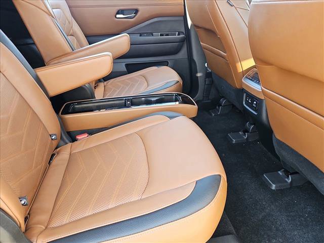 Used 2022 Nissan Pathfinder Platinum w/ Cargo Package image 22