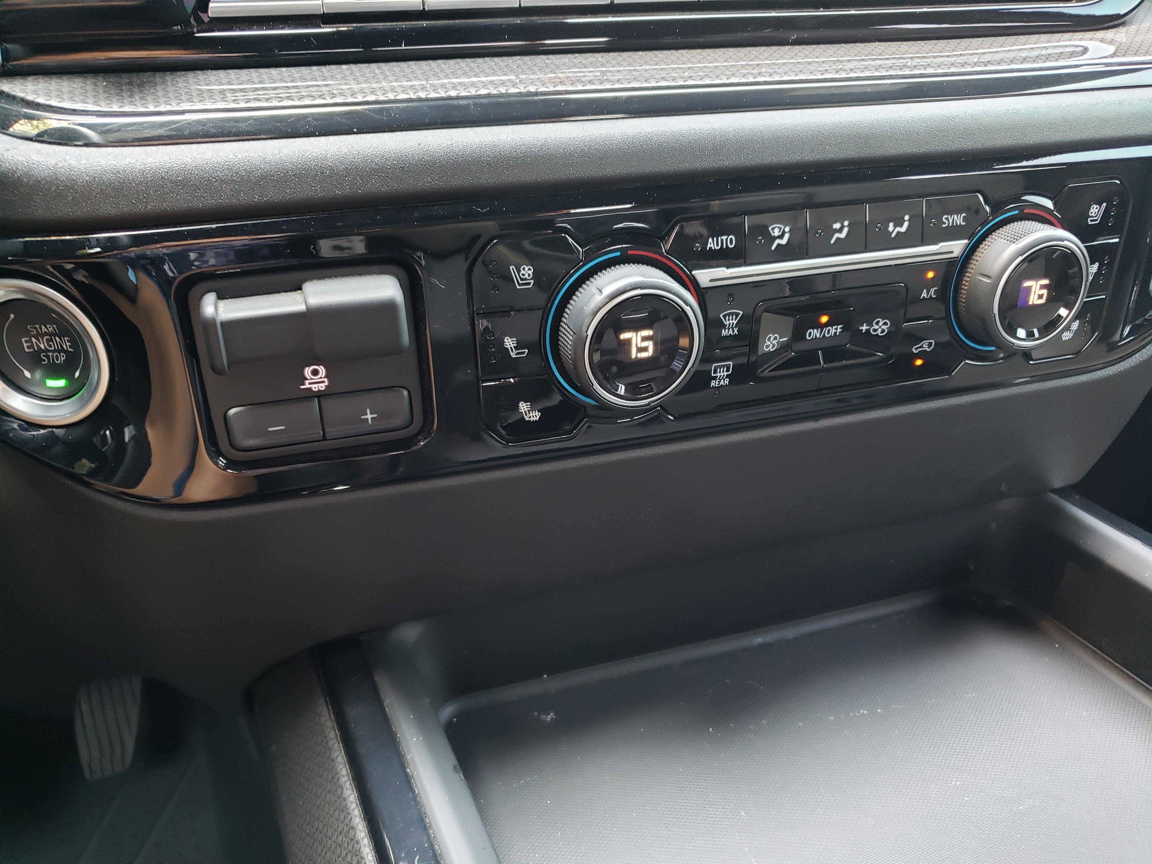 Used 2024 Chevrolet Silverado 2500 ZR2 w/ Technology Package image 20