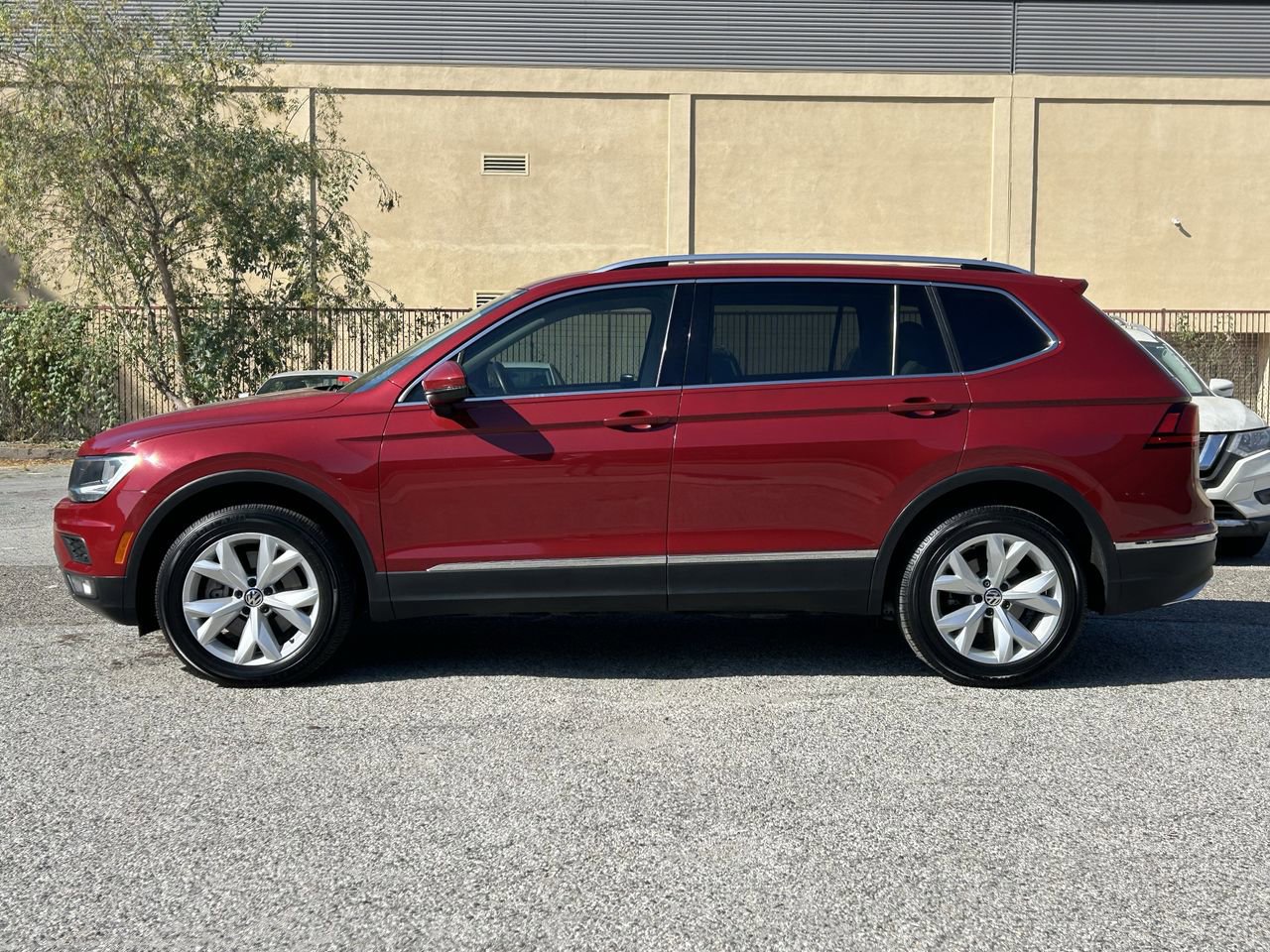 Used 2019 Volkswagen Tiguan SEL image 3