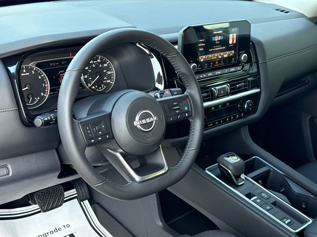 Used 2025 Nissan Pathfinder SV w/ Black Appearance Package image 19