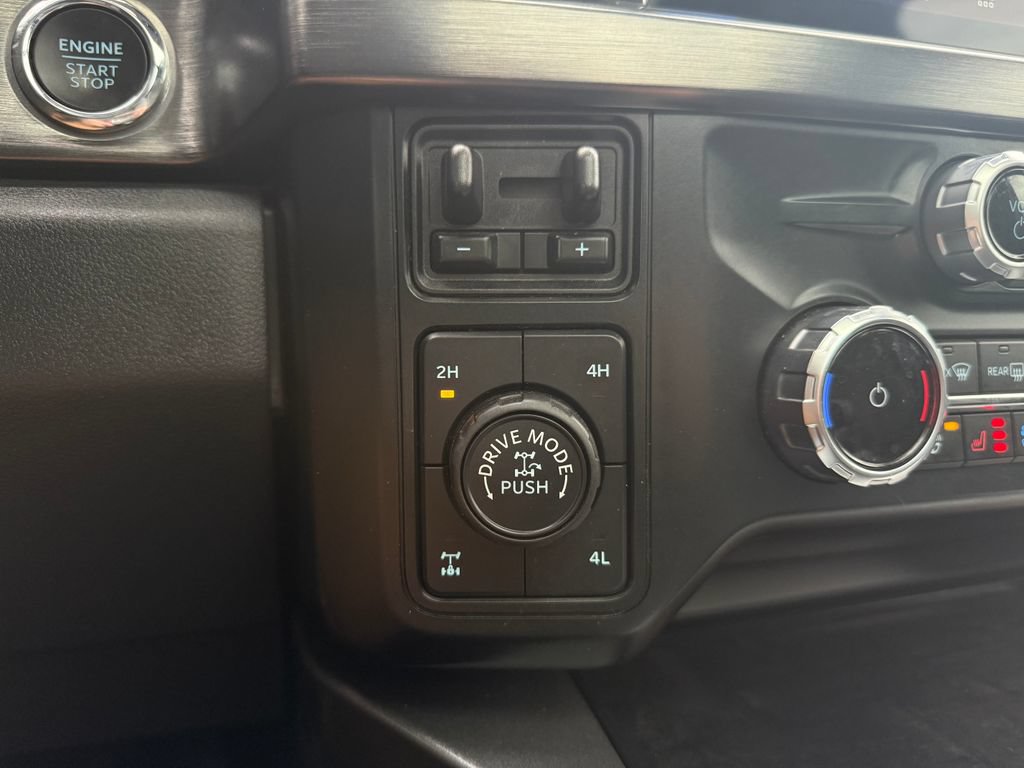 Used 2023 Ford F350 Lariat w/ Lariat Ultimate Package AWD/4WD image 30