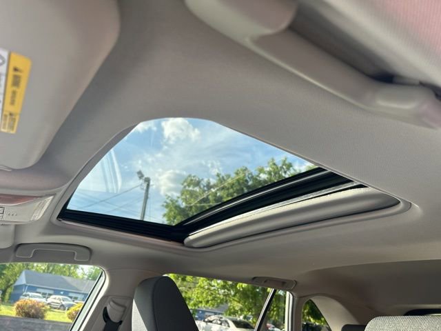 Used 2020 Toyota RAV4 XLE w/ Convenience Package FWD image 10