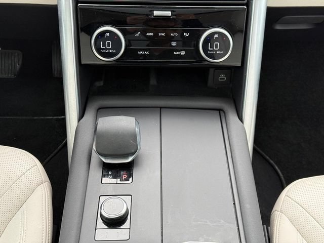 Used 2025 Land Rover Discovery S AWD/4WD image 21