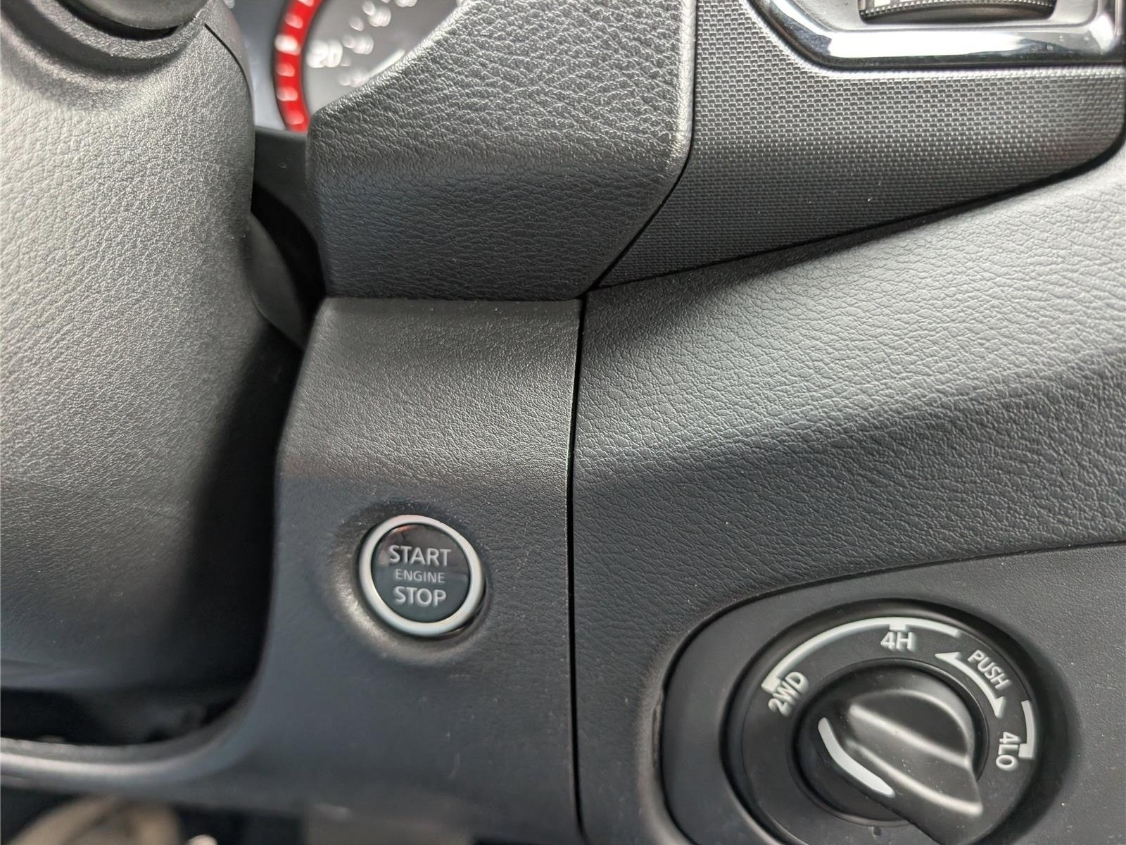 Used 2023 Nissan Frontier PRO-4X w/ Pro Convenience Package AWD/4WD image 25