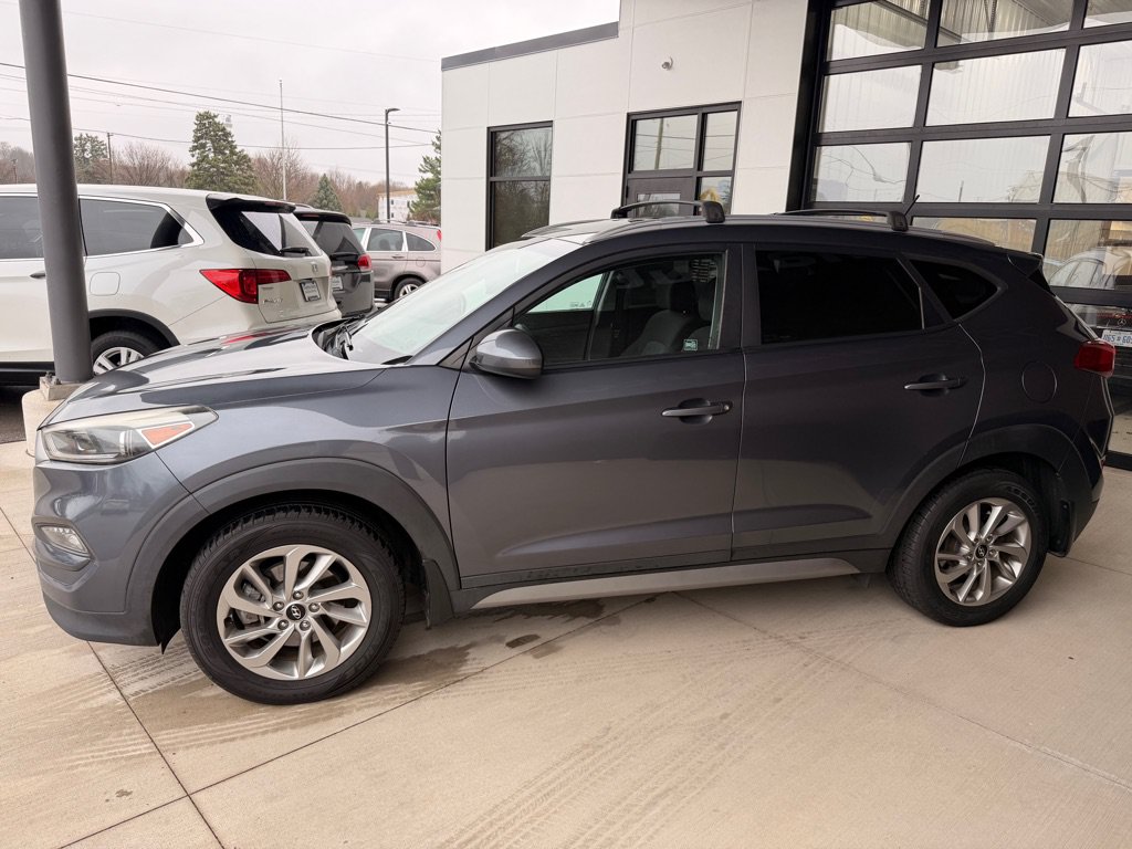 Used 2017 Hyundai Tucson SE w/ SE Popular Package 02 AWD/4WD image 4