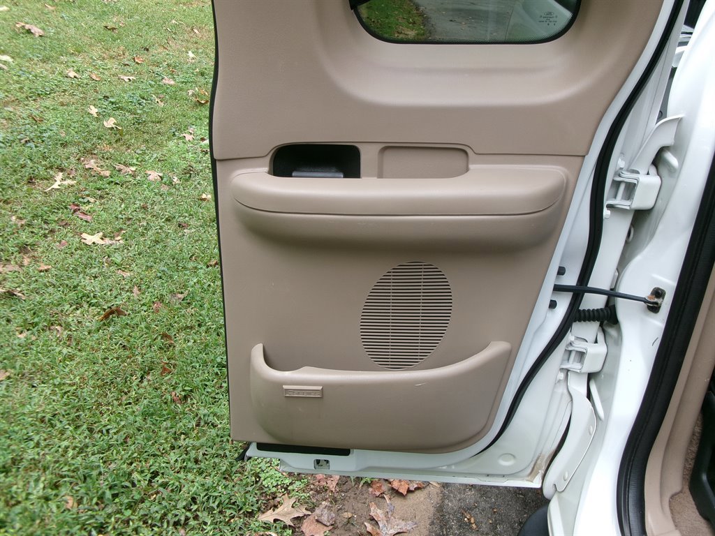 Used 1999 Ford F150 Lariat image 35