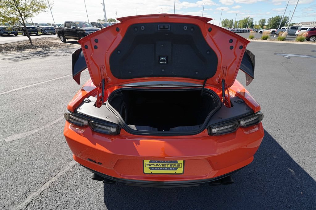 Used 2019 Chevrolet Camaro ZL1 RWD image 17