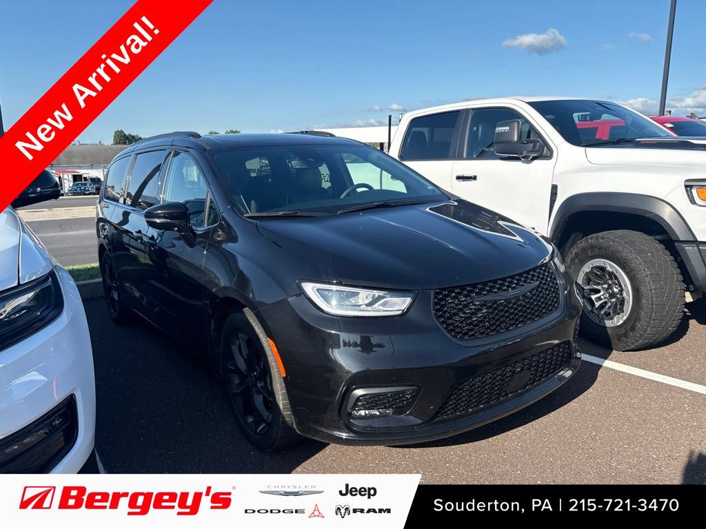 Used 2026 Chrysler Pacifica Limited w/ S Appearance Package FWD image 1