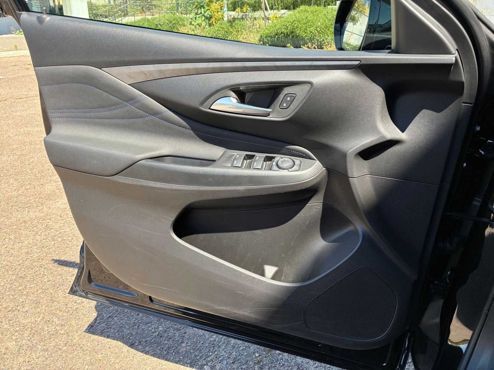 Used 2025 Buick Envista Sport Touring image 18