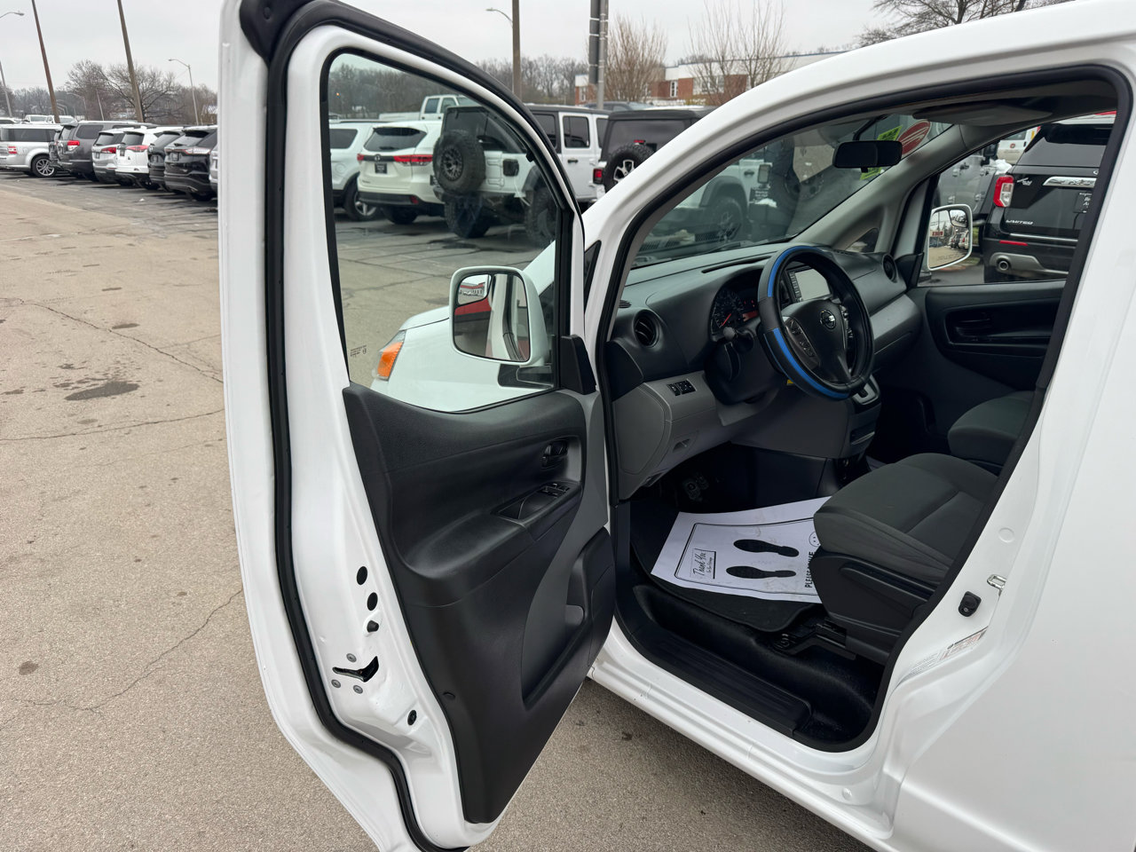 Used 2020 Nissan NV200 SV w/ Sliding Glass Door Package image 13