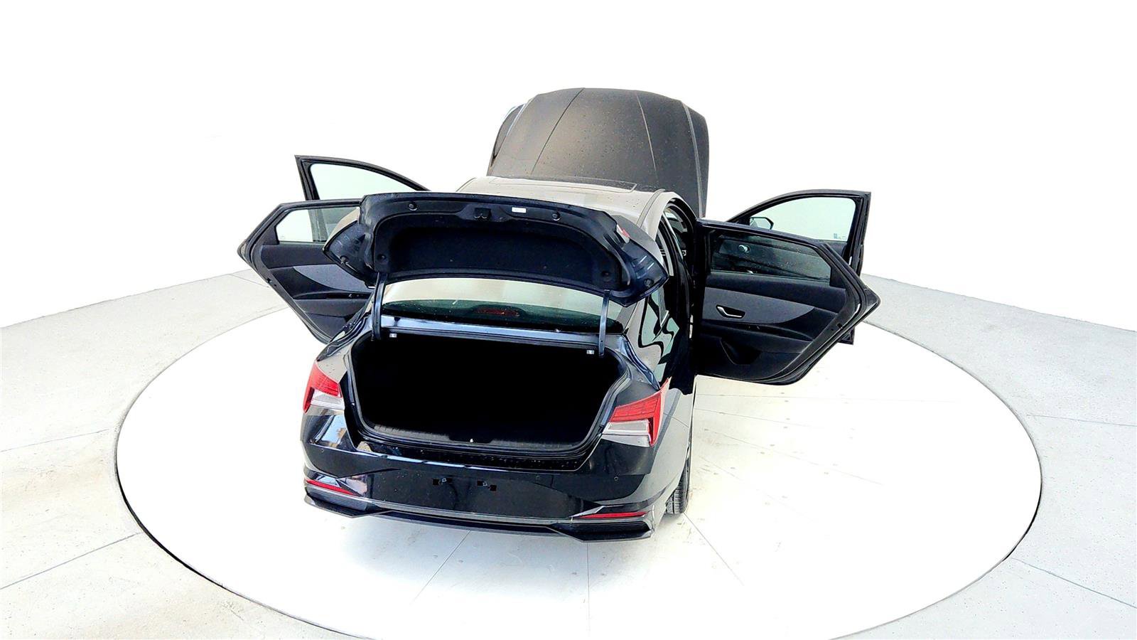 Used 2023 Hyundai Elantra Limited image 23