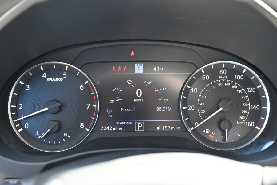Used 2023 INFINITI QX50 Sensory AWD/4WD image 32