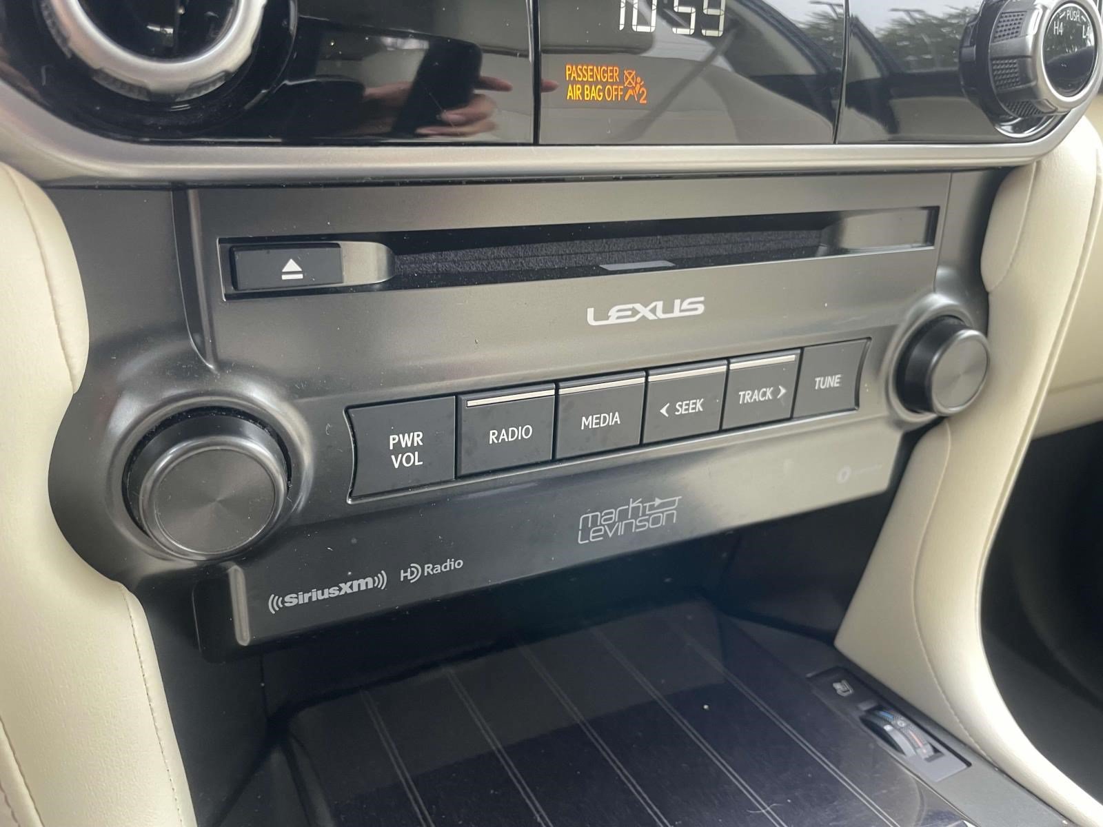 Used 2023 Lexus GX 460 Premium w/ Accessory Package AWD/4WD image 20