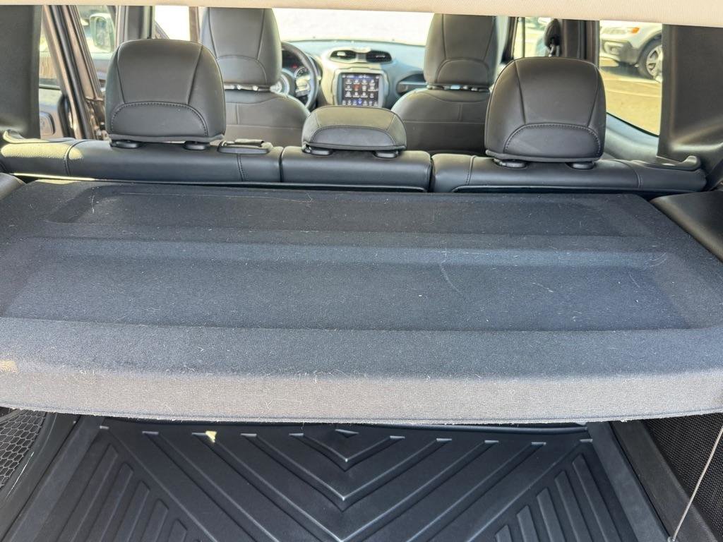 Used 2019 Jeep Renegade Limited w/ UConnect 8.4 Nav Group AWD/4WD image 26