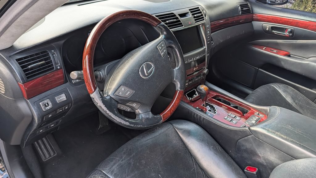 Used 2007 Lexus LS 460 L RWD image 2
