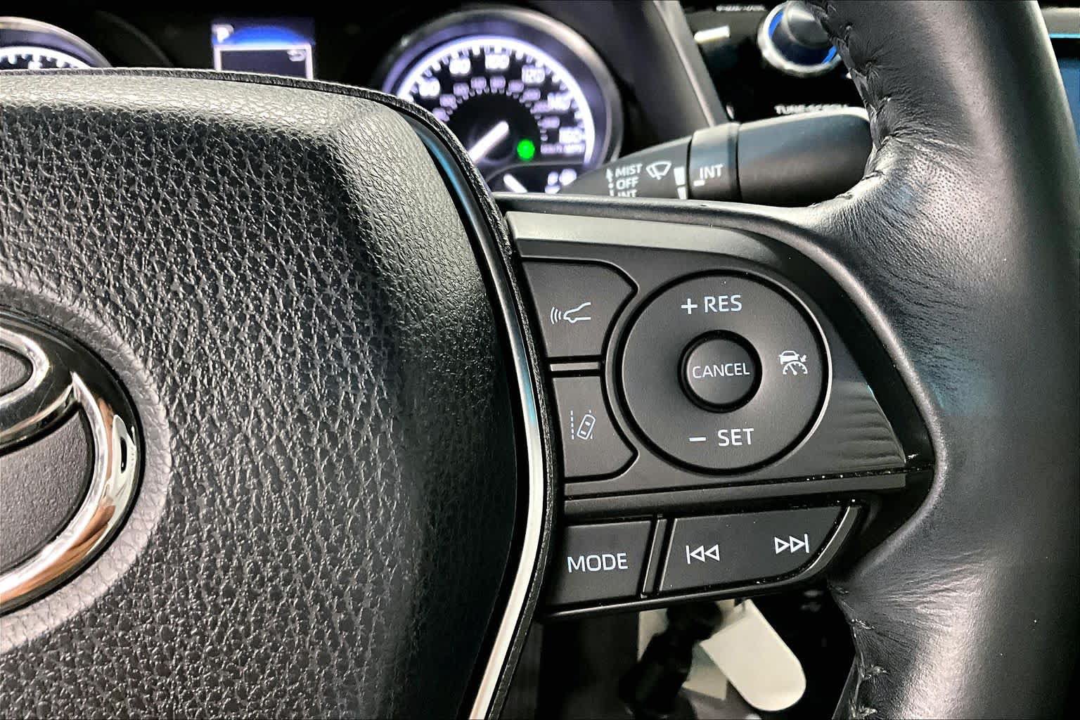 Used 2018 Toyota Camry SE FWD image 24